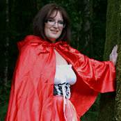 Nice tree, I think I'll pose here for a while